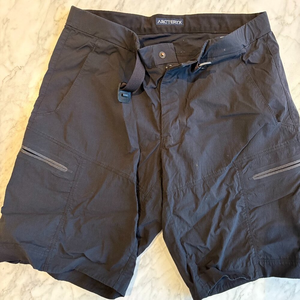 Arcteryx Probabally Vintage Men's Black Nylon Shorts